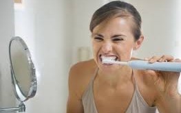عادت ها و باورهای نادرست در مسواک زدن