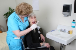 بهداشت دهان و دندان برای سالخوردگان